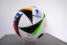El balón de la UEFA EURO 2024.